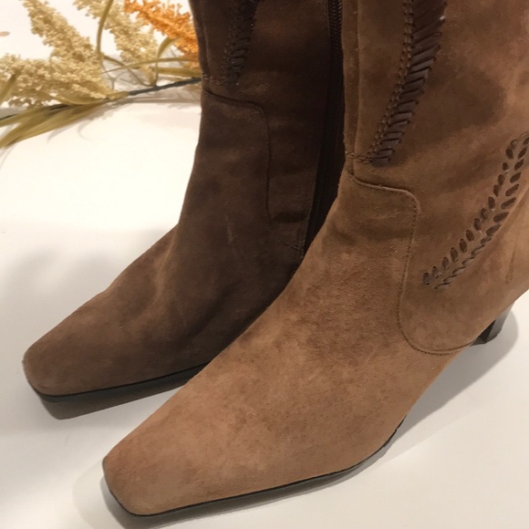 COLDWATER CREEK tan leather tall suede zip up boot - Picture 8 of 8